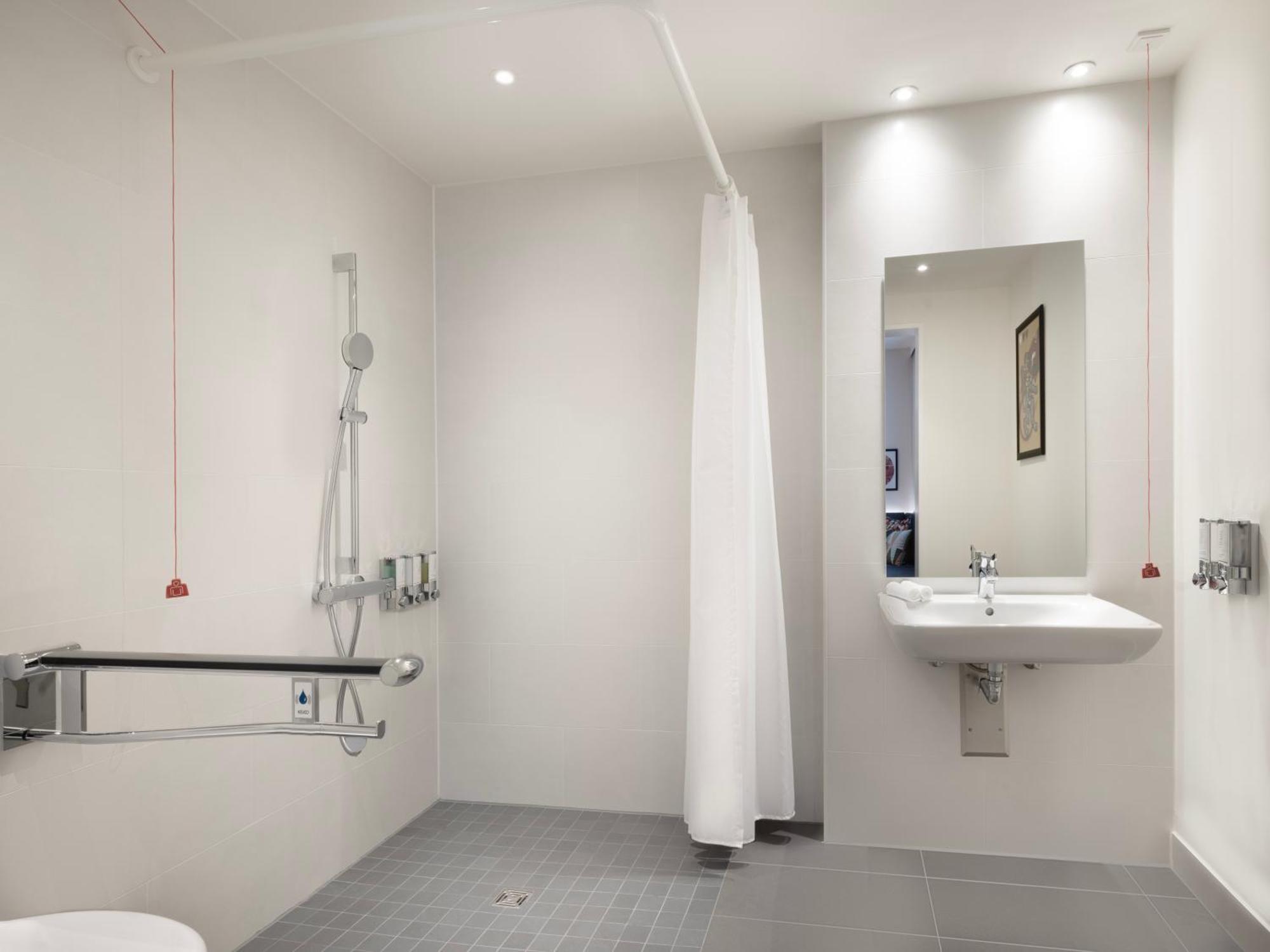 Hampton By Hilton 3*