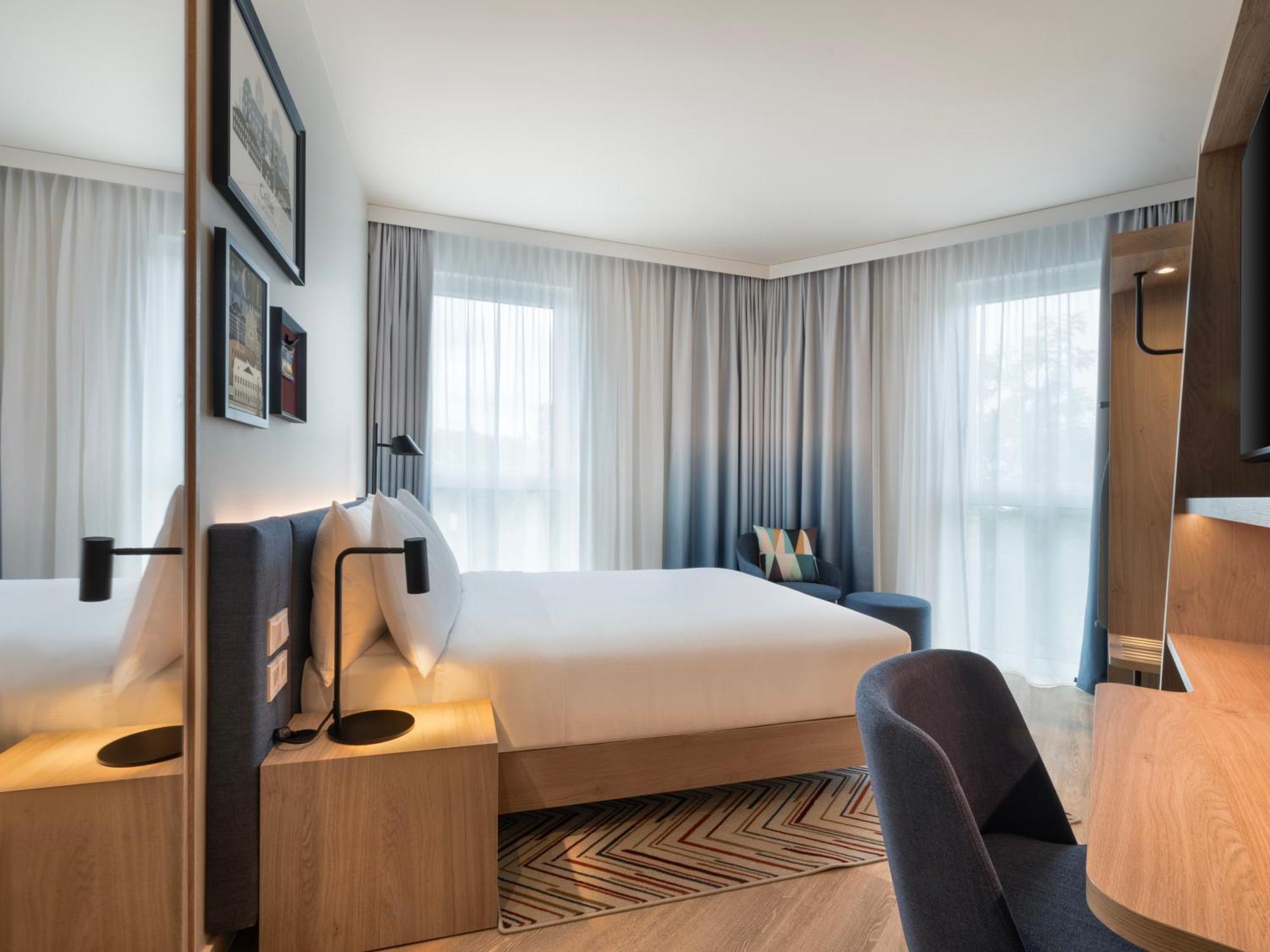 Hampton By Hilton 3*